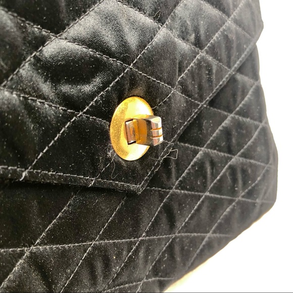 Vintage Black Chanel Handbag - Picture 4 of 6